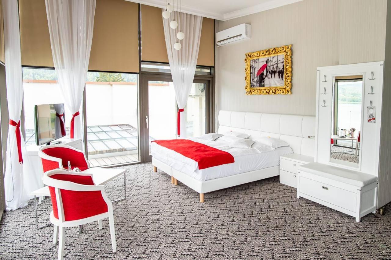 Hotel Roser House Boutique - Pe Malul Lacului Colibiţa Habitación foto